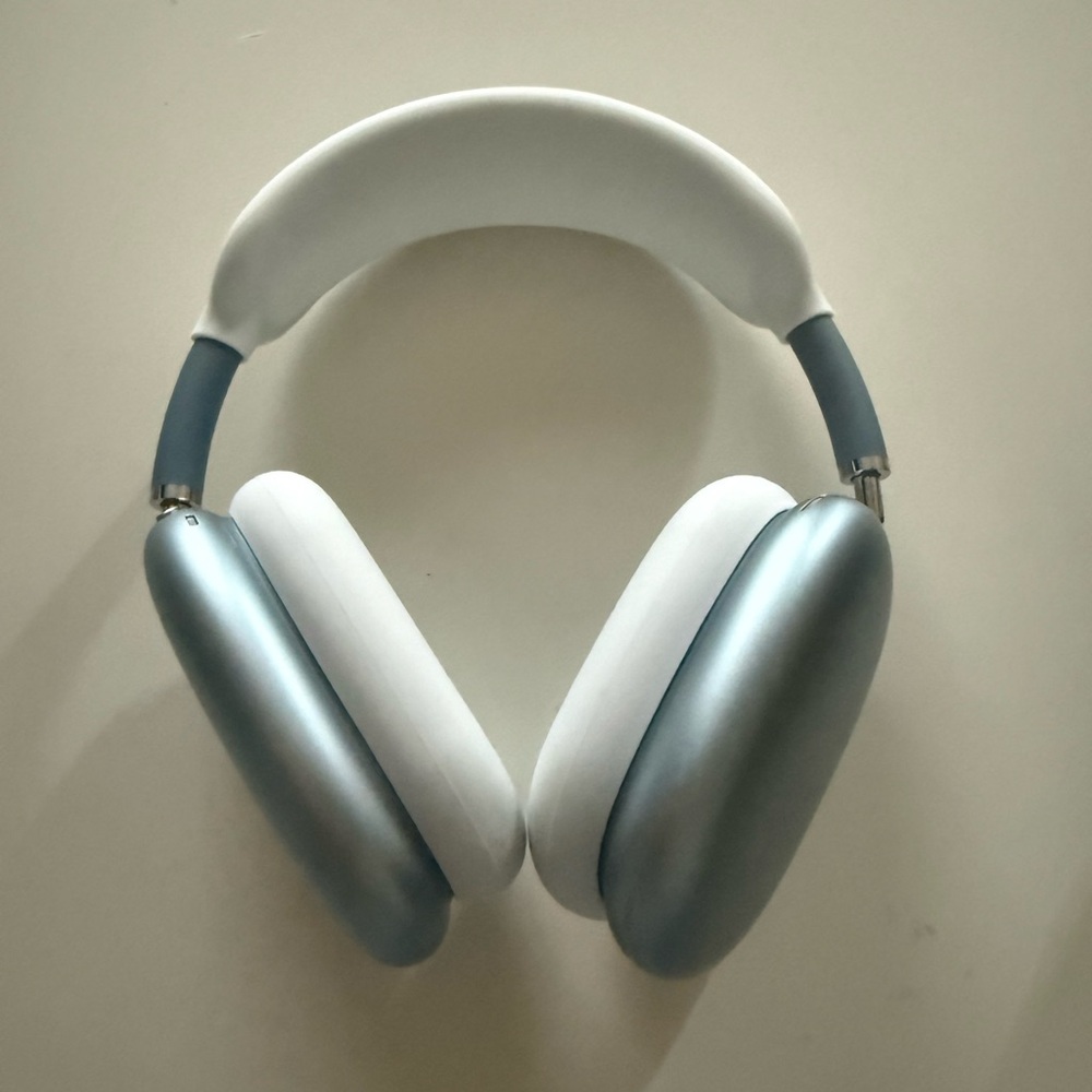 Apple AirPods Max, Blue, USB C, active noise cancellation